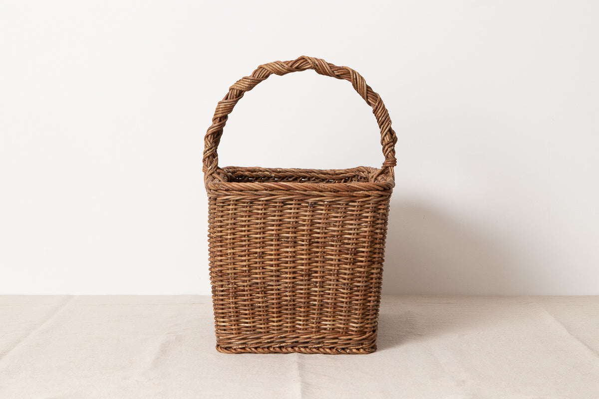 Large trapezoid basket / Brown Akebi vine / Nagano-JPN 311207-1