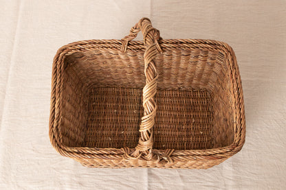 Large trapezoid basket / Brown Akebi vine / Nagano-JPN 311207-1