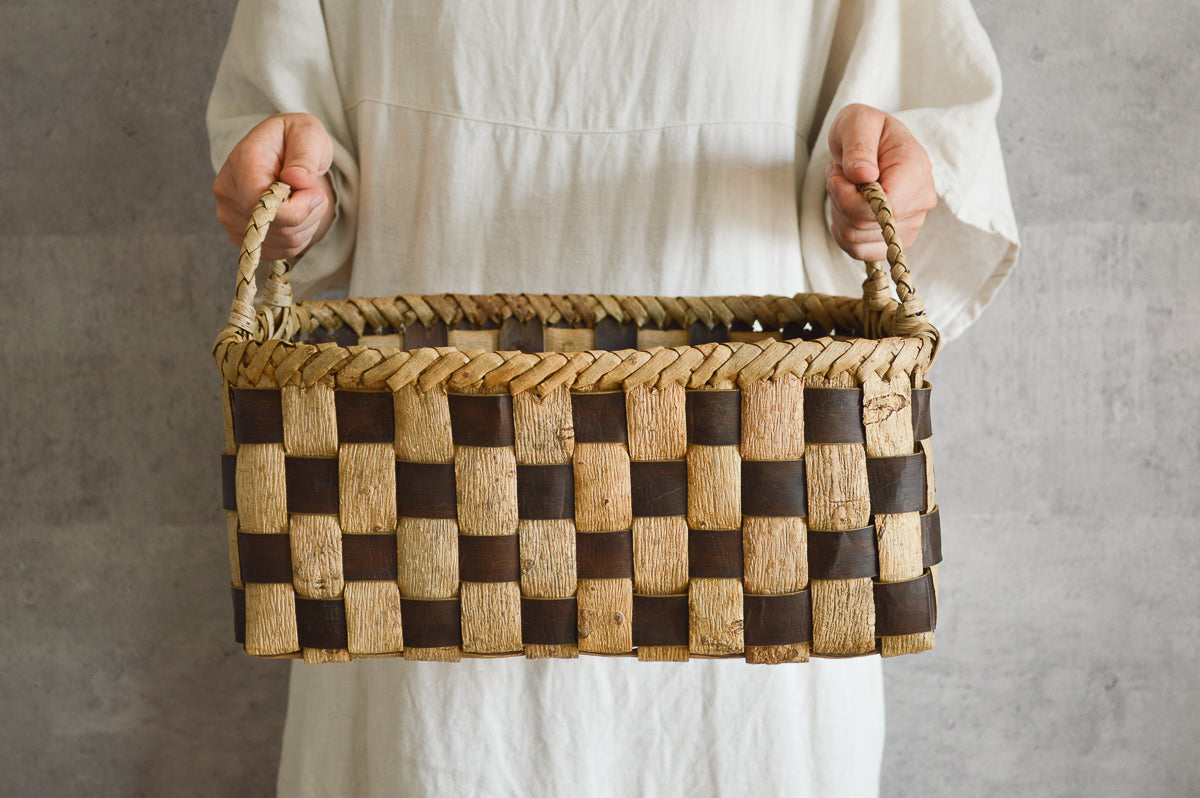 岩手県/くるみ 整理かご 市松編み 持ち手付き 大 チェック ライト-1basketry